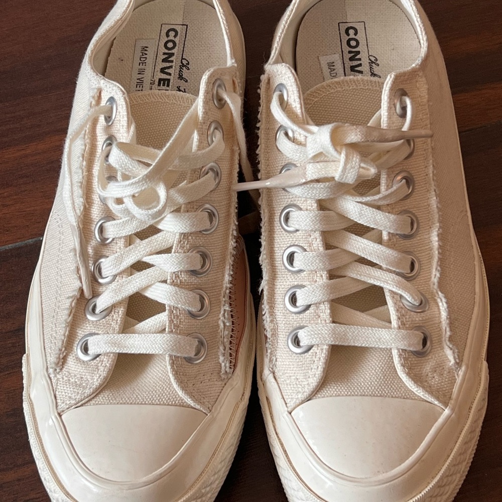 Converse - Chuck 70 Vintage Canvas Low Top Oxford Sneakers in Beige, Size 10.5